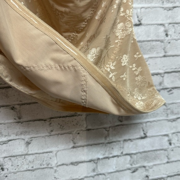 Modern Movement Shapewear Womens Medium Tan Floral Lace - Picture 3 of 11